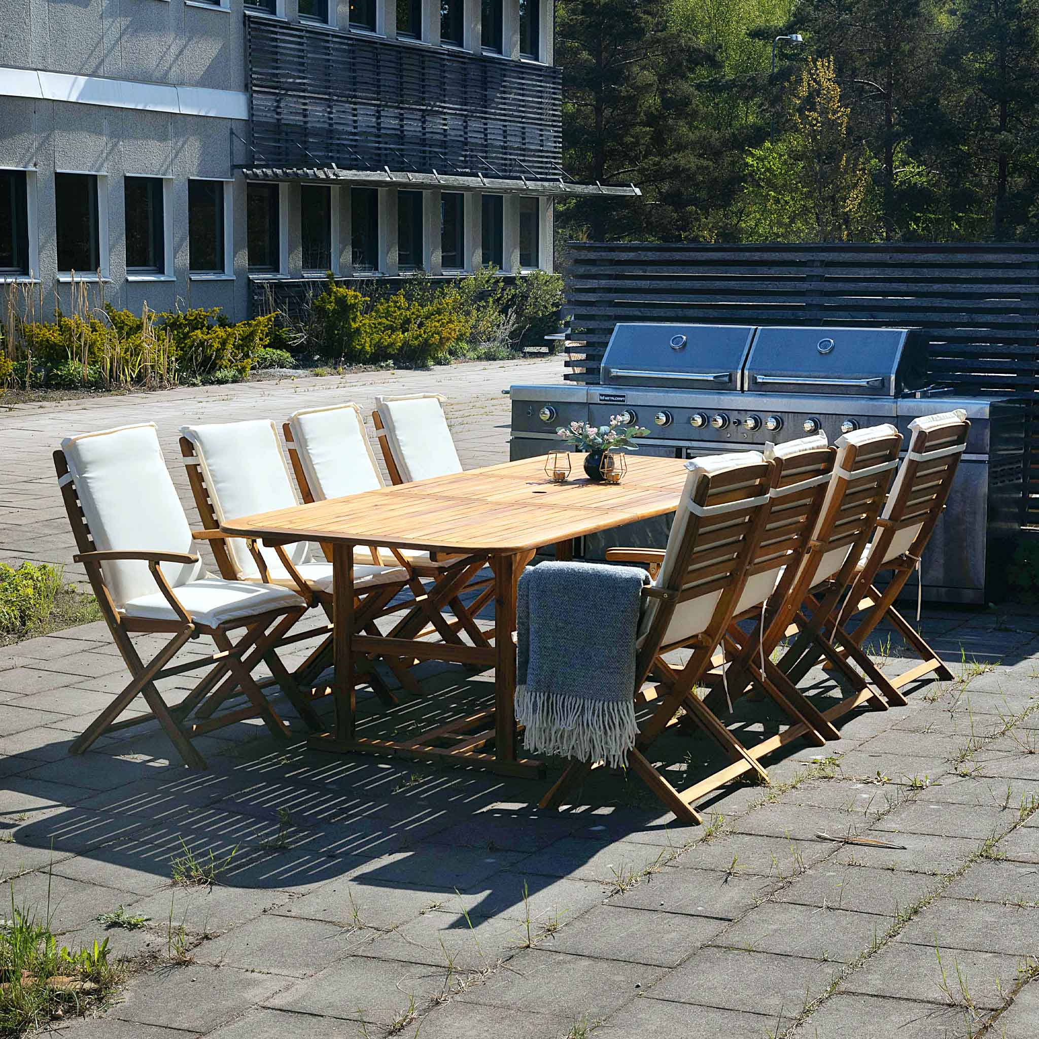 F�rl�ngningsbart bord | 8 stolar |�Lyfco Runmar�