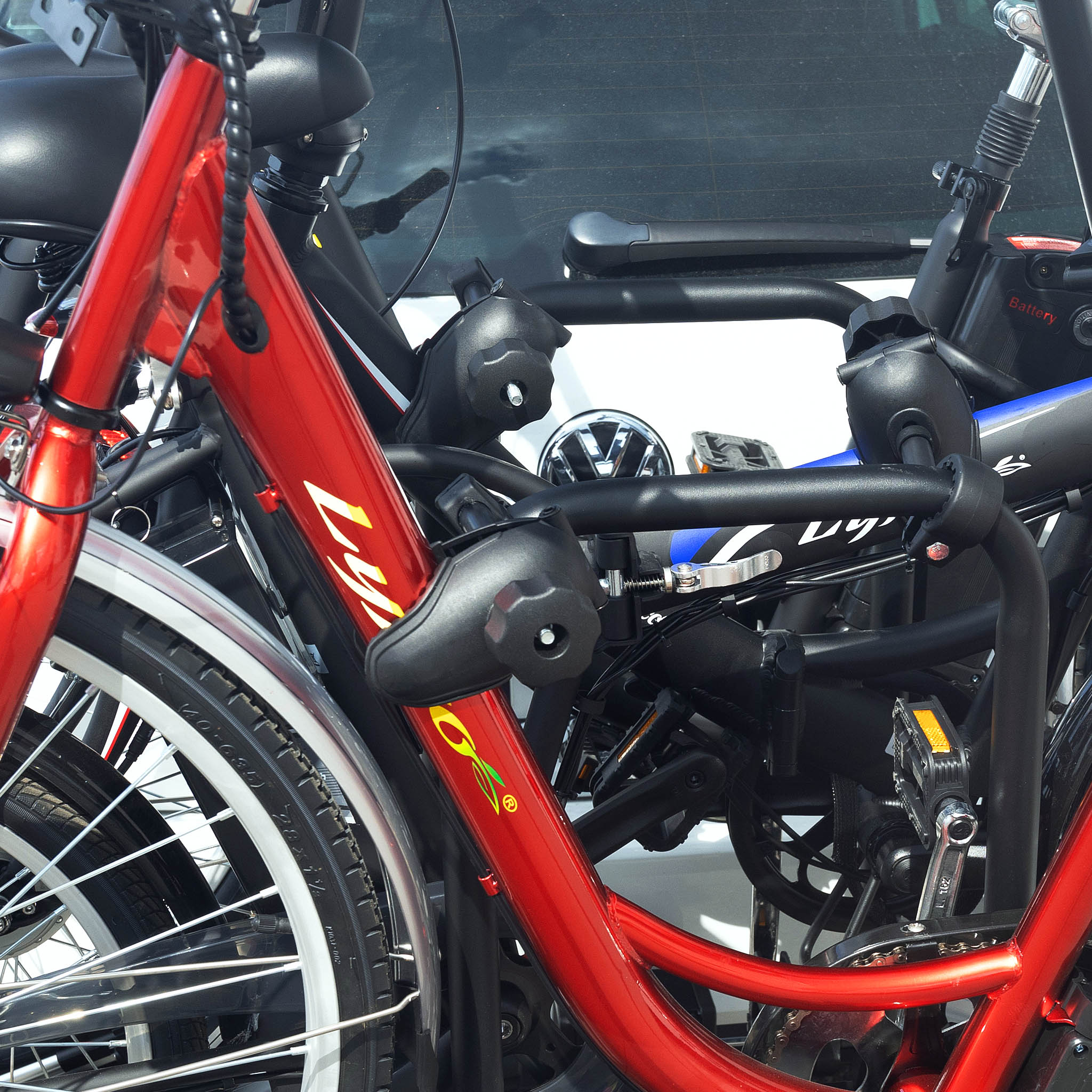 Cykelh�llare bil med lyse | F�r 4 cyklar