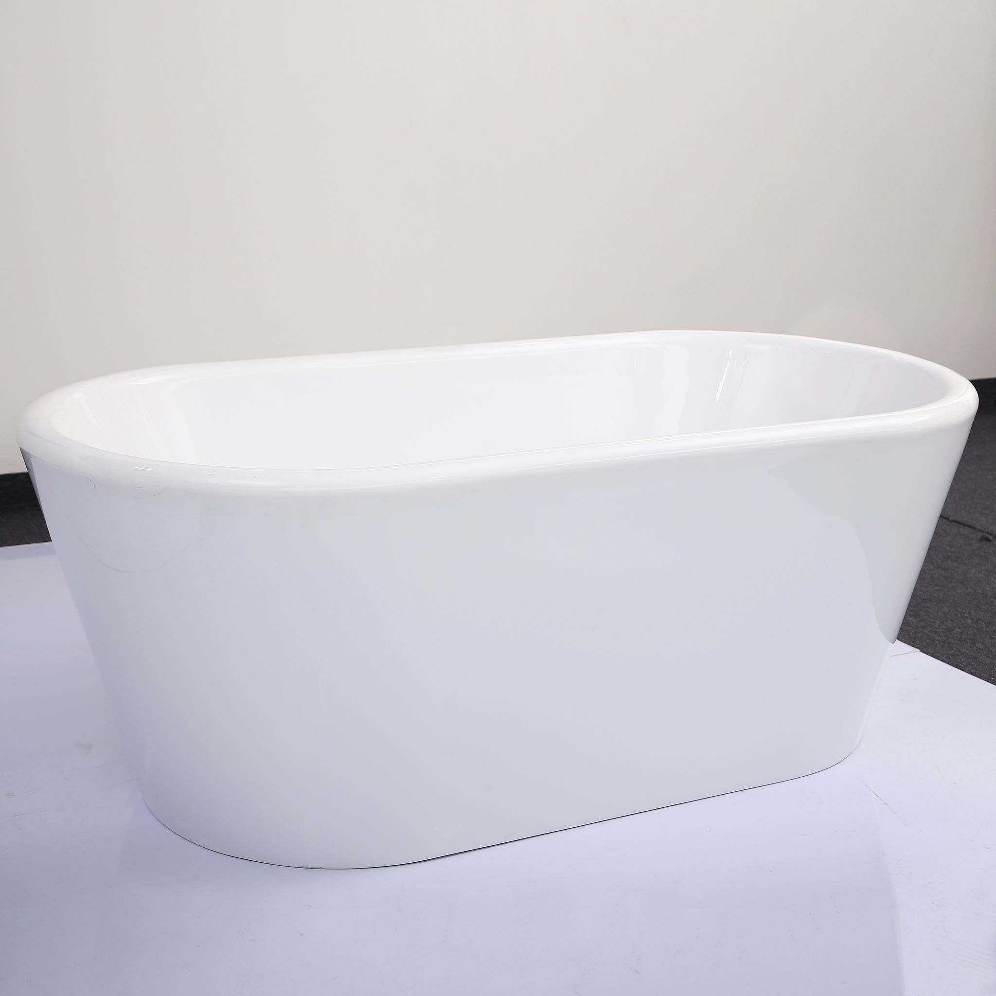 Fristående badkar 160cm | Lucite akryl | Rund design | A-05 Fristående badkar 160cm | Lucite akryl | Rund design | A-05