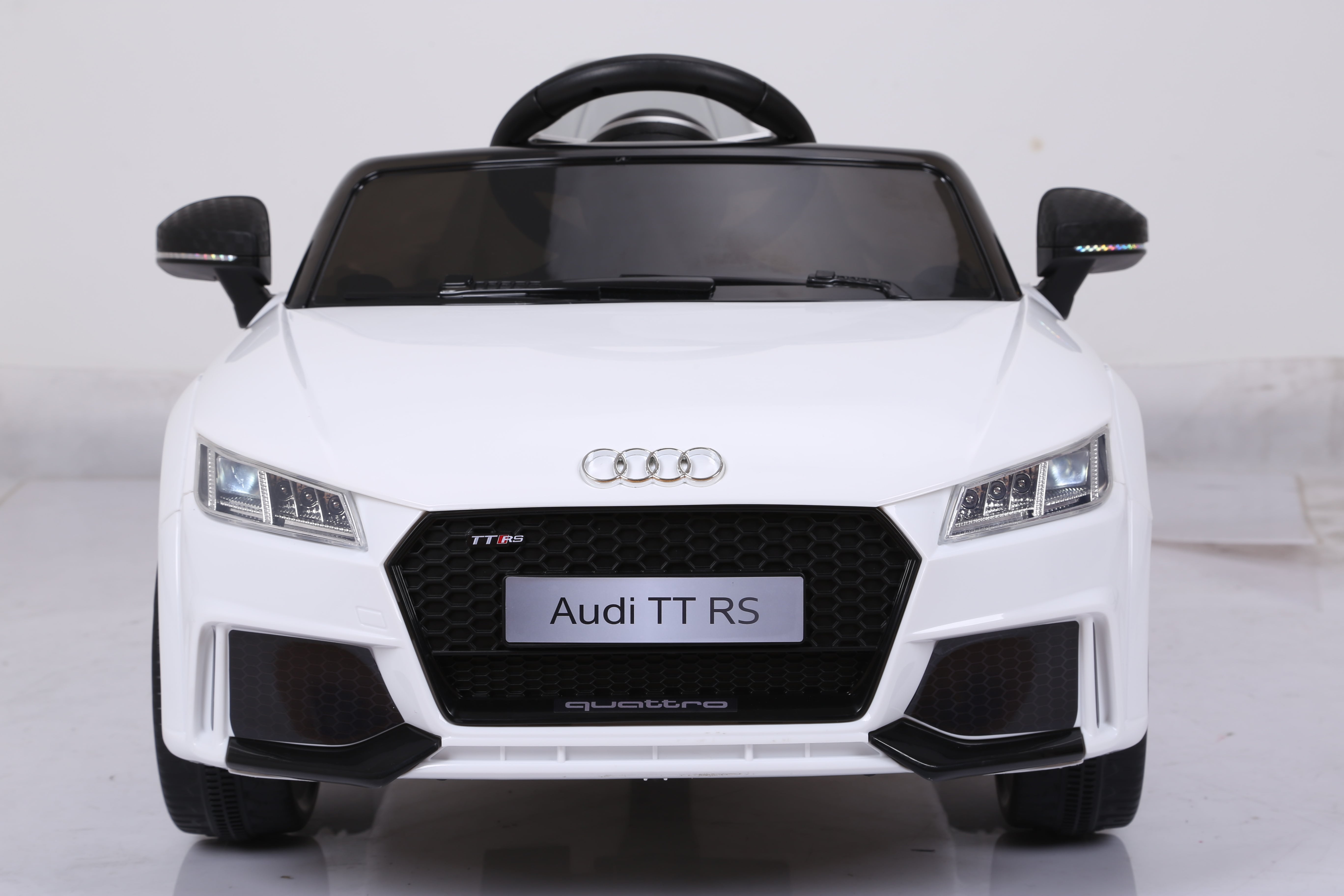 Elbil för Barn | Audi TT RS Roadster | 2.4G Fjärrkontroll | Vit Elbil för Barn | Audi TT RS Roadster | 2.4G Fjärrkontroll | Vit