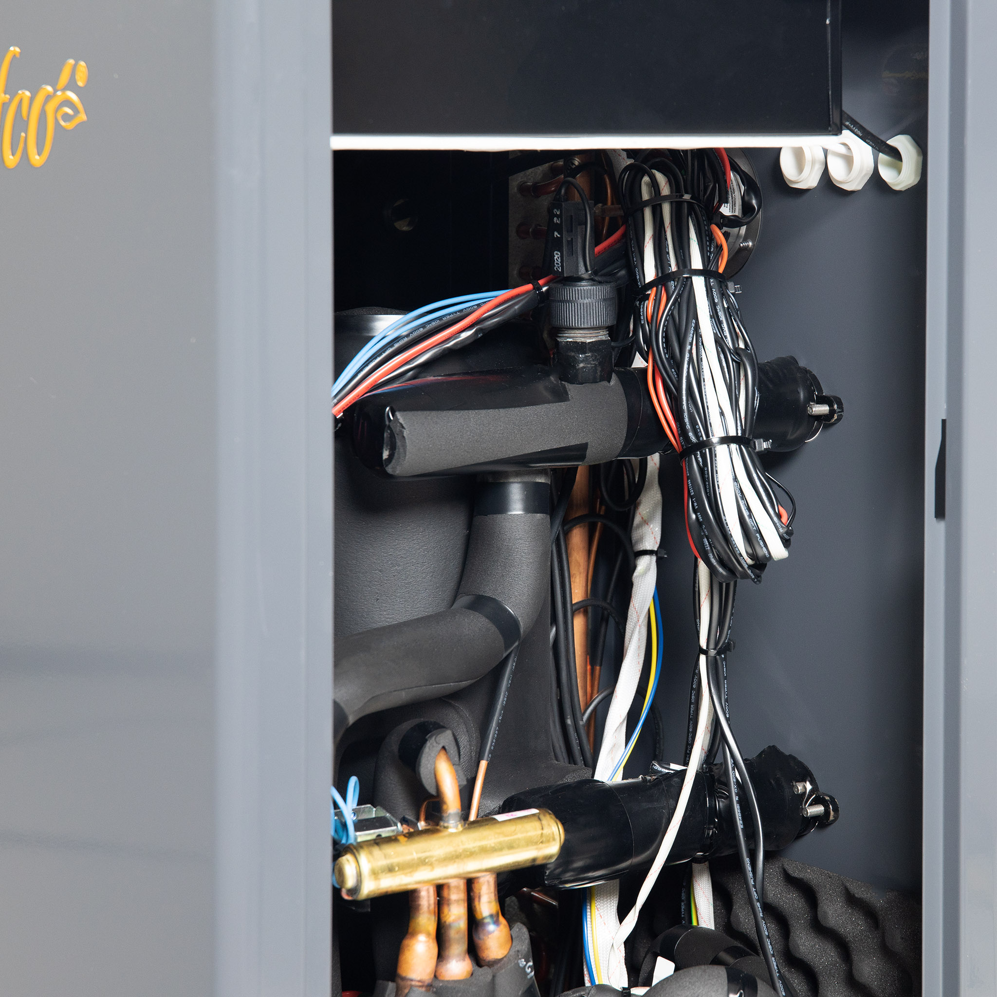 Luft/vatten Värmepump 16kW | Värmer 220m² | Klarar -30°C | Inverter | WiFi Luft/vatten Värmepump 16kW | Värmer 220m² | Klarar -30°C | Inverter | WiFi