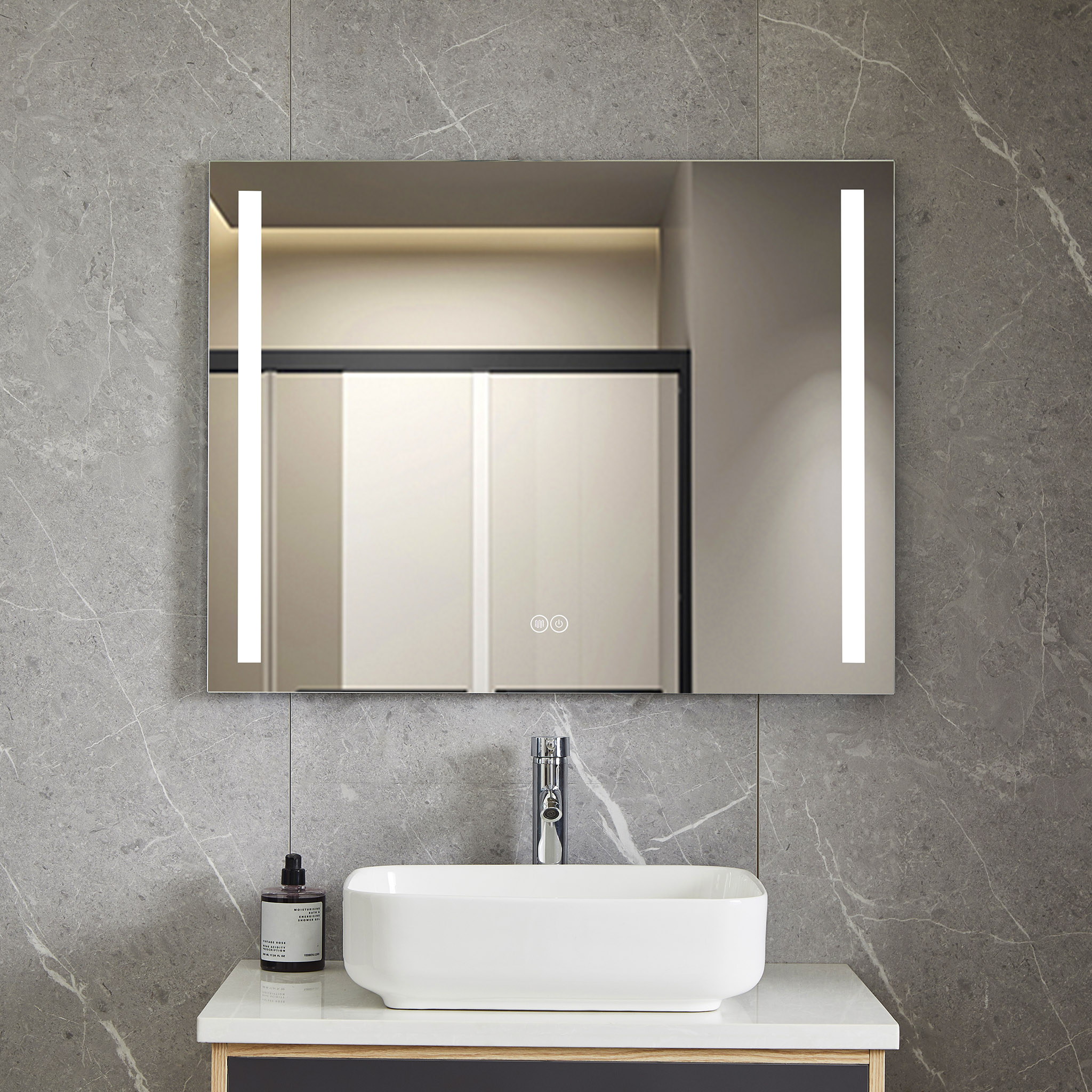 Badrumsspegel | LED-lyse sidor | Dimmer & touch-styrning | Rektangul�r
