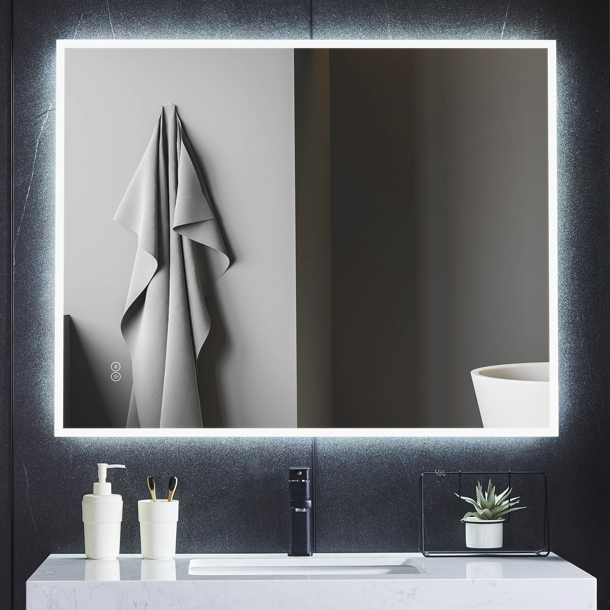 Spegel med LED-belysning och anti-fog-funktion Spegel med LED-belysning och anti-fog-funktion