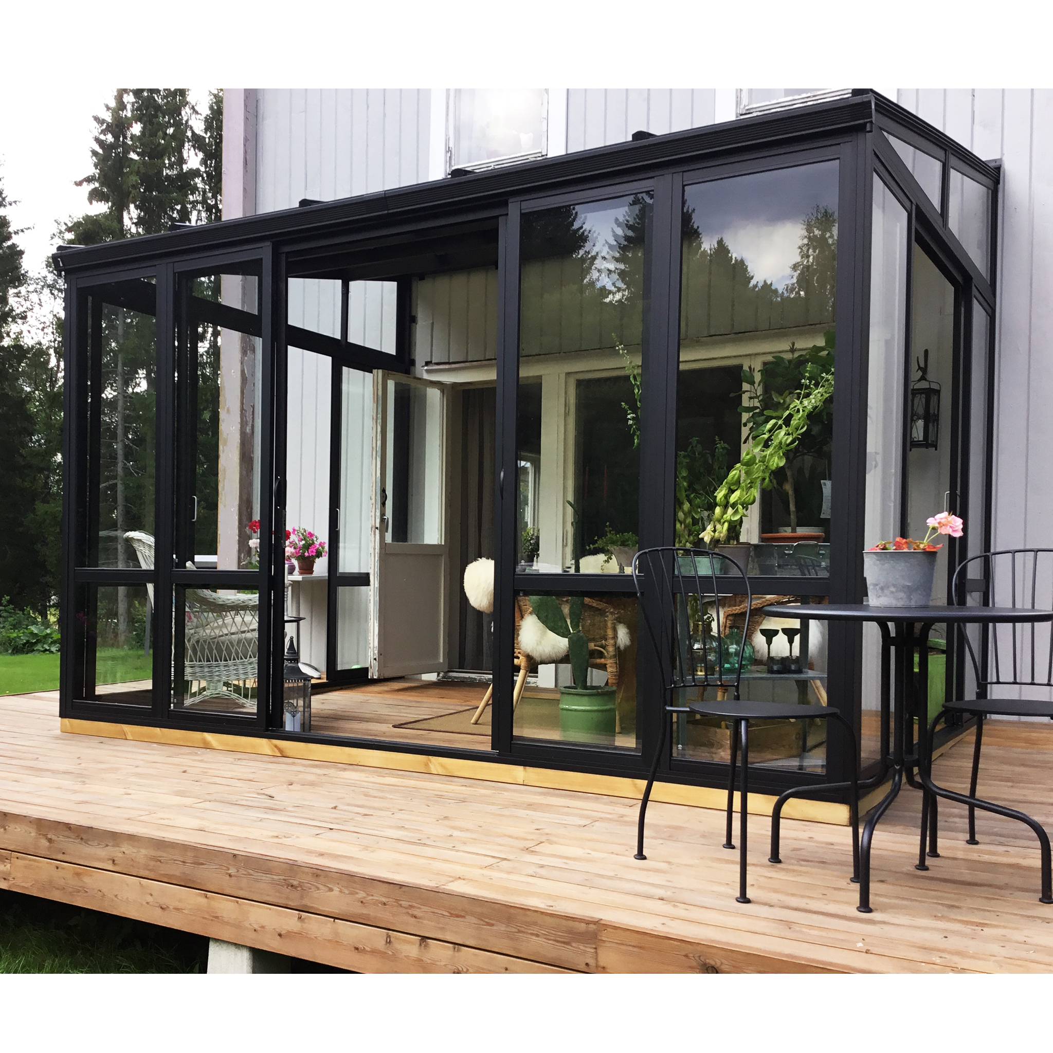 Uterum 10,7m² | Säkerhetsglas och kanalplast | Aluminiumstomme | Svart Uterum 10,7m² | Säkerhetsglas och kanalplast | Aluminiumstomme | Svart