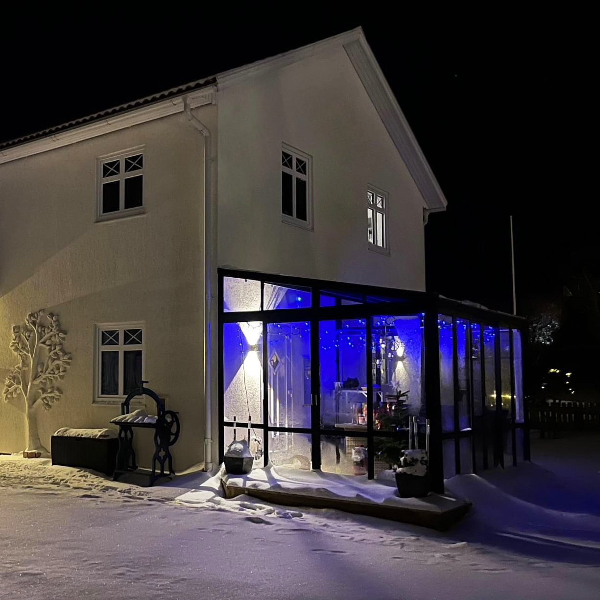 Uterum 10,7m² | Säkerhetsglas och kanalplast | Aluminiumstomme | Svart Uterum 10,7m² | Säkerhetsglas och kanalplast | Aluminiumstomme | Svart