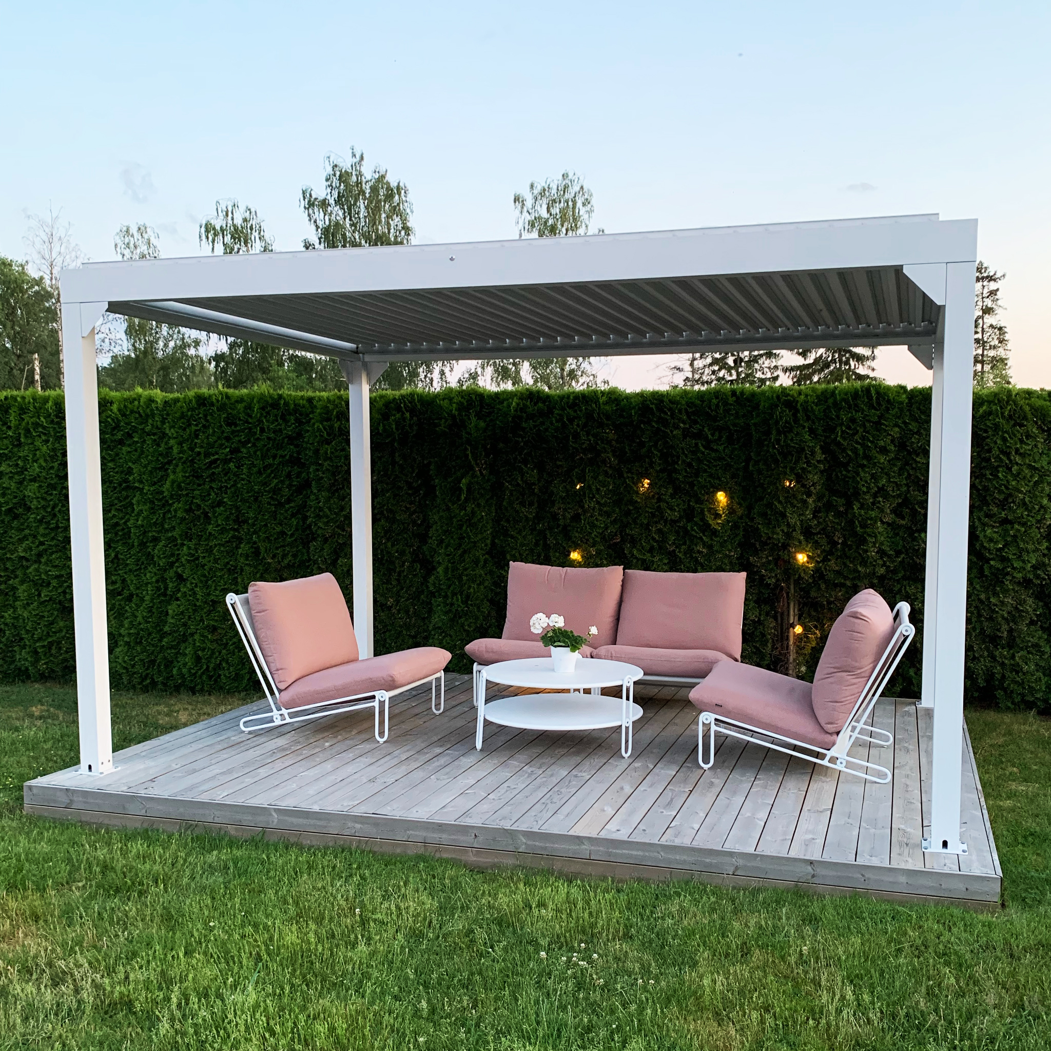 Vit Pergola Premium | Öppningsbara lameller Vit Pergola Premium | Öppningsbara lameller