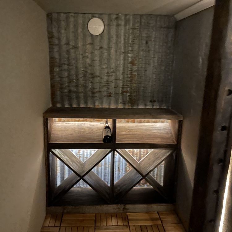 Kundbild Vinst�ll f�r 79 vinflaskor i naturlig furu | 120x60 cm | Arvino: Bra med obehandlat material s� kan...