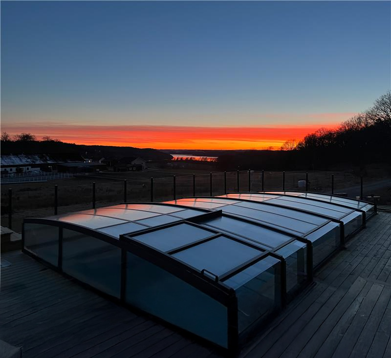 Pooltak 4x8m | Utan skenor | UV-skydd | Flexibel dörr Pooltak 4x8m | Utan skenor | UV-skydd | Flexibel dörr