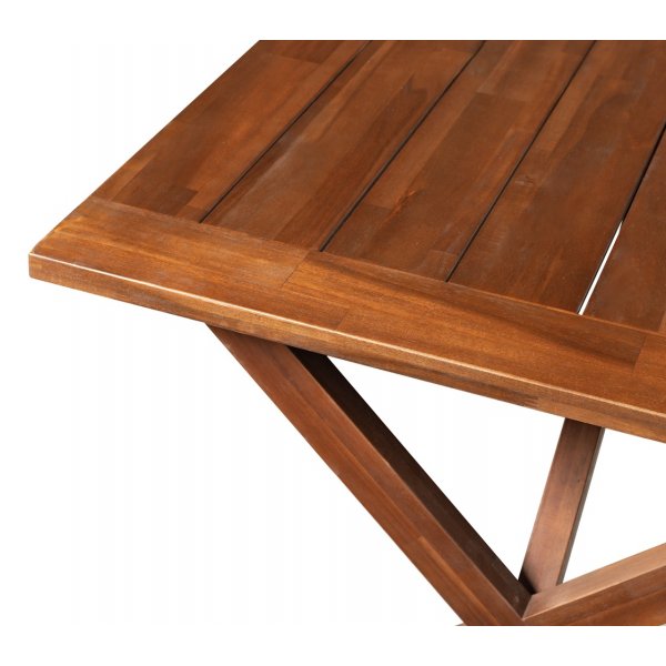 Matbord i brunbetsat trä 220 cm | Robust plankbord med kraftiga kryssben för uteplats & uterum Matbord i brunbetsat trä 220 cm | Robust plankbord med kraftiga kryssben för uteplats & uterum