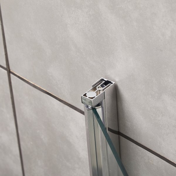 Duschhrna med raka drrar i 6mm skerhetsglas