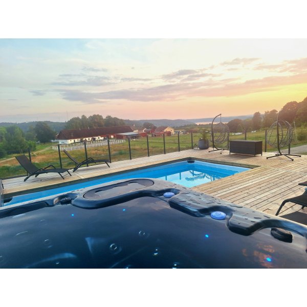 Spabad Vivid Dreams WiFi - 5-6 personer | Black edition | Lyfco Spabad Vivid Dreams WiFi - 5-6 personer | Black edition | Lyfco