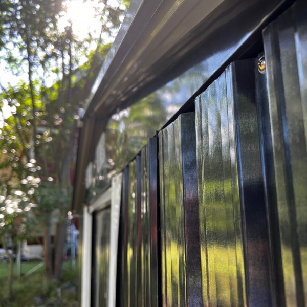 Redskapsbod 5,3m² | Dubbel skjutdörr | Bas ingår Redskapsbod 5,3m² | Dubbel skjutdörr | Bas ingår