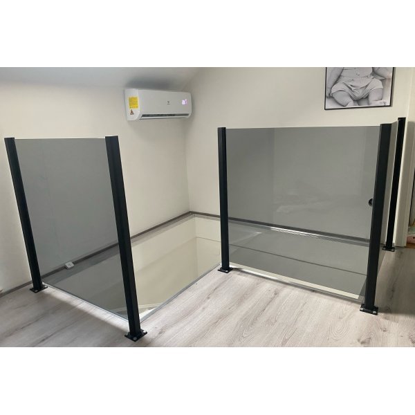 Glasr�cke / staket i tonat glas | 1000�975 mm � 6 mm | 5-pack