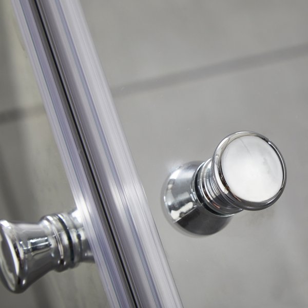 Duschhrna med raka drrar i 6mm skerhetsglas