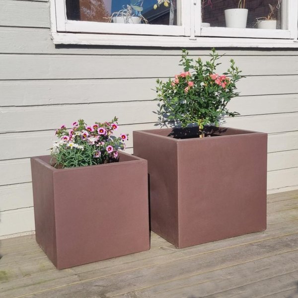 Fiberarmerade utomhuskrukor - Mörkbruna - 2-pack Fiberarmerade utomhuskrukor - Mörkbruna - 2-pack