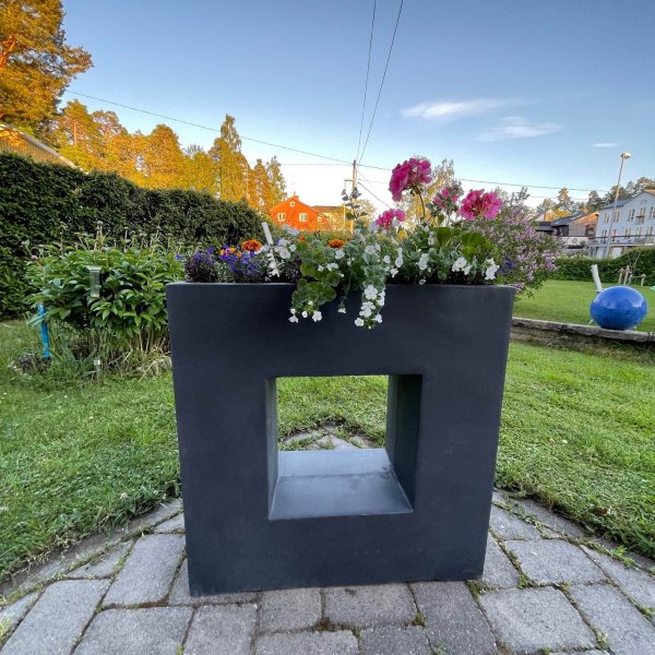 Fiberarmerad kruka i exklusiv design | Granit/svart