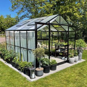 Växthus 8,0m² | 4mm säkerhetsglas | 5 års stormgaranti Växthus 8,0m² | 4mm säkerhetsglas | 5 års stormgaranti