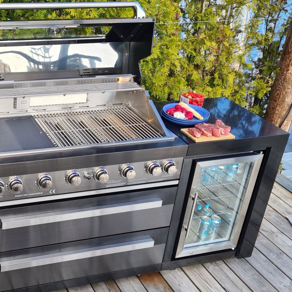 Stor lyxig gasolgrill/utek�k med varmluftsfunktion | Austin Blackline - FYNDVARA