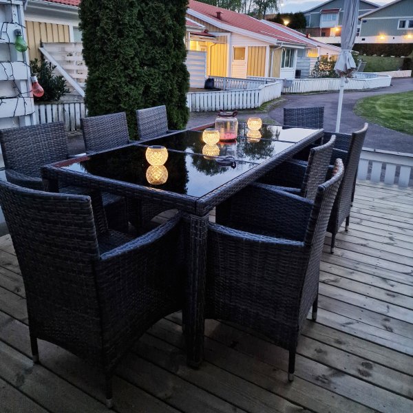 Matgrupp utembler med 8 stolar | Dynor ingr | Gr | Lyfco Lysekil