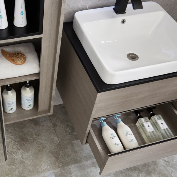 Badrumspaket | Kommod, högskåp & LED-spegel med touch Badrumspaket | Kommod, högskåp & LED-spegel med touch