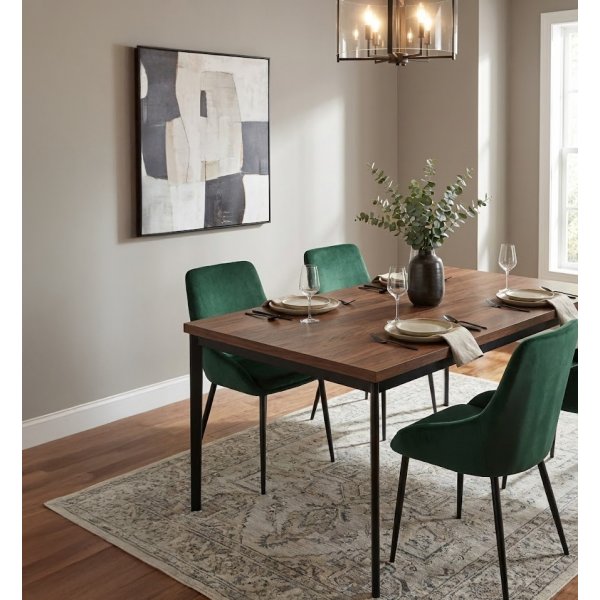 Theo Stol – Mörkgrön sammet med svarta metallben | Modern komfort & design Theo Stol – Mörkgrön sammet med svarta metallben | Modern komfort & design