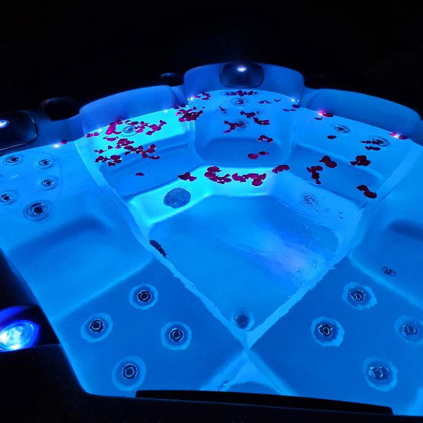 Spabad Eden - 5 personer | 215x215x86 cm | Balboa system | Lyfco Spabad Eden - 5 personer | 215x215x86 cm | Balboa system | Lyfco