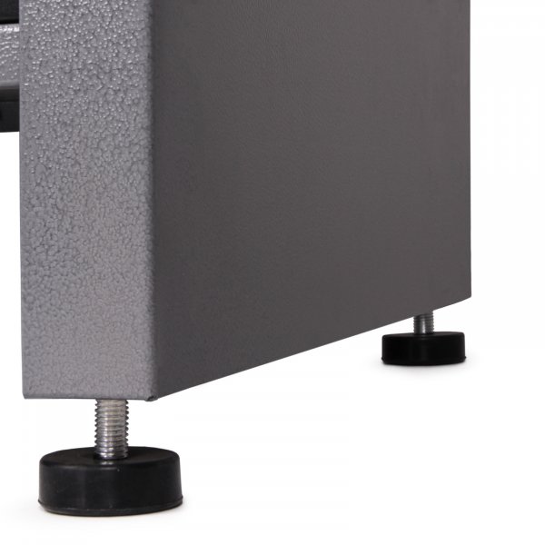 Verkstadsmöbel med arbetsbänk och förvaring Verkstadsmöbel med arbetsbänk och förvaring