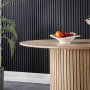 Runt matbord 120 cm i ek med plats f�r 4�5 personer | Ludvig