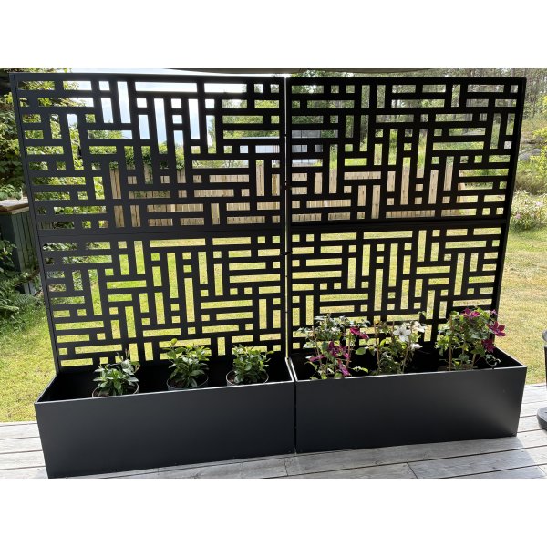Blomlåda med spalje | 120x180cm | Stål | Svart Blomlåda med spalje | 120x180cm | Stål | Svart