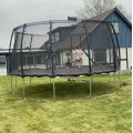 Kundbild Stor Studsmatta 4,88m Colosseum | Svart: Jag �r v�ldigt n�jd med produkten,...