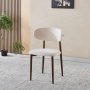 Matstol i beige tyg med valn�tsf�rgad stomme, 4-pack | Ingrid
