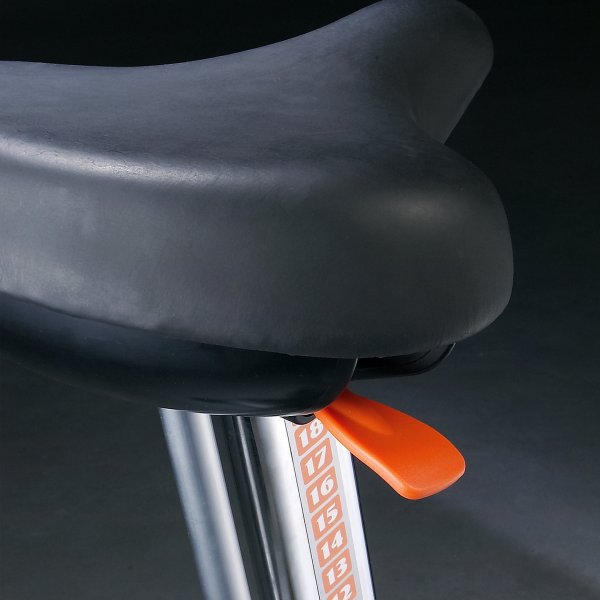 Motionscykel - Upright Bike 7020 - Polar pulsband ingår Motionscykel - Upright Bike 7020 - Polar pulsband ingår