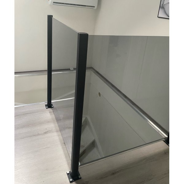 Glasr�cke / staket i tonat glas | 1000�975 mm � 6 mm | 5-pack