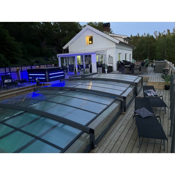 Pooltak 4x8m | Utan skenor | UV-skydd | Flexibel dörr Pooltak 4x8m | Utan skenor | UV-skydd | Flexibel dörr