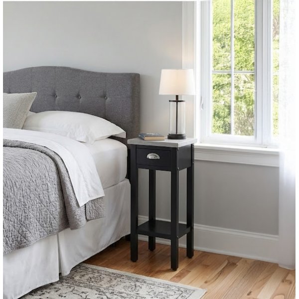 Hugo sängbord – Svart trä & microcement | Stilrent bord med låda och 70 cm höjd Hugo sängbord – Svart trä & microcement | Stilrent bord med låda och 70 cm höjd