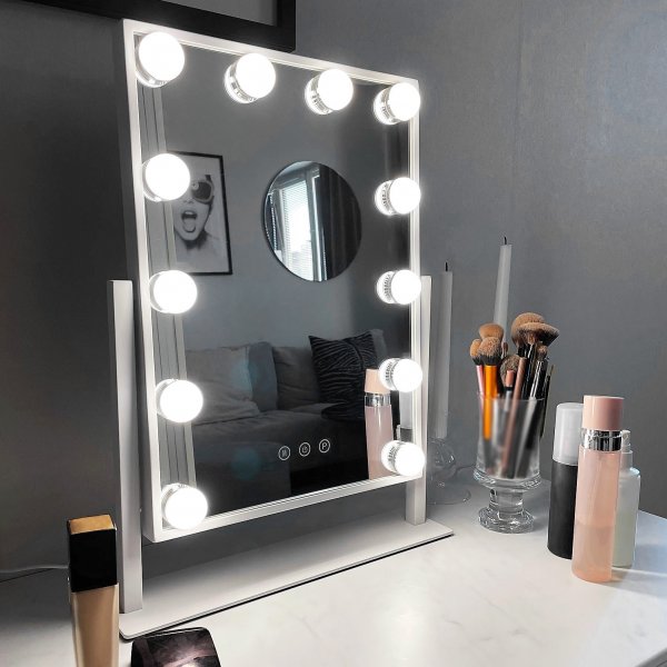 Sminkspegel p fot med LED-belysning | Pamela