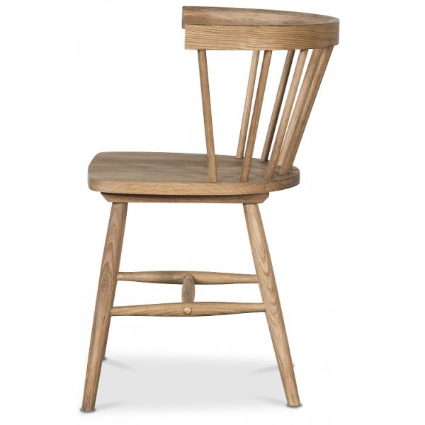 Karmstolar i massiv oljad ek med klassisk pinnstolsdesign, 2-pack | Sandhamn