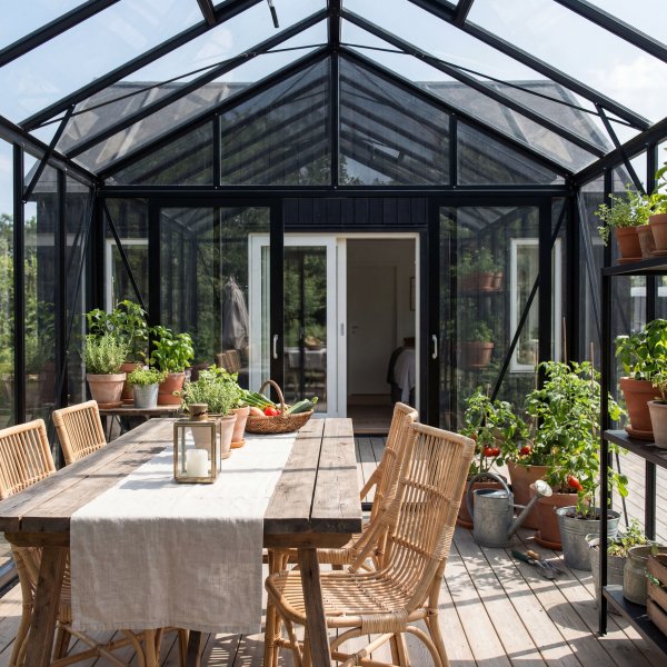 T-format växthus 12,4 m² | 4 mm säkerhetsglas & 6 mm polykarbonat | 5 års ramgaranti T-format växthus 12,4 m² | 4 mm säkerhetsglas & 6 mm polykarbonat | 5 års ramgaranti