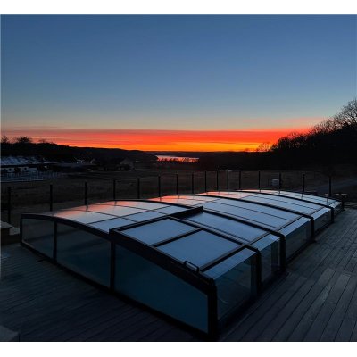 Pooltak 4x8m | Utan skenor | UV-skydd | Flexibel dörr | Robusta mörkgrå aluminiumprofiler (45x65 mm)