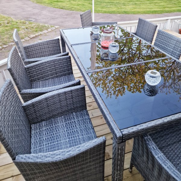 Matgrupp utembler med 8 stolar | Dynor ingr | Gr | Lyfco Lysekil