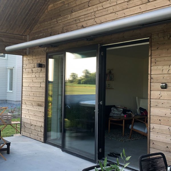 Terrassmarkis helkassett 6x3m | Motor & fjärrkontroll | Metalcraft Terrassmarkis helkassett 6x3m | Motor & fjärrkontroll | Metalcraft