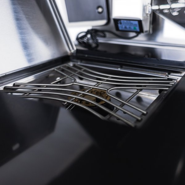 Stor lyxig gasolgrill/utek�k med varmluftsfunktion | Austin Blackline - FYNDVARA