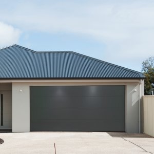 Garageport Takskjutport med motor | 5m bred | Antracitgr�