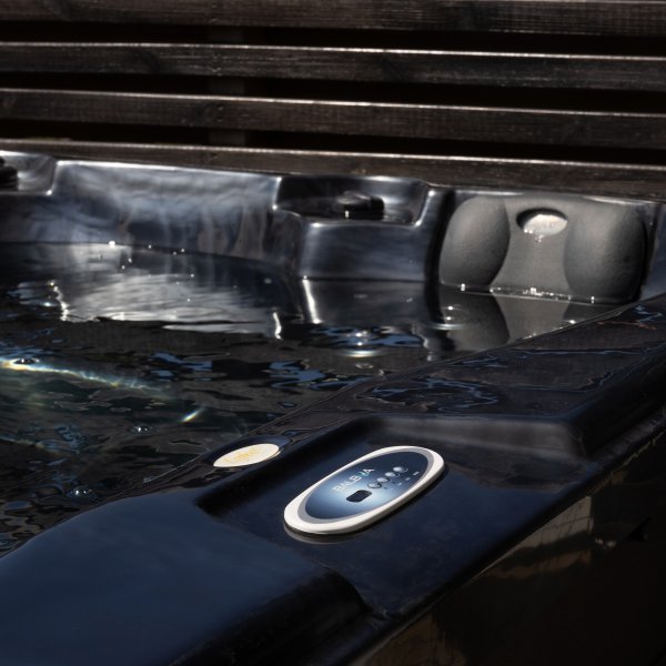 Spabad Poseidon Blackline  56 personer | Lucite akryl, Gecko cirkulationspump & Balboa system | 2026