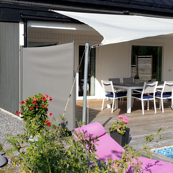 Hög sidomarkis 1,8x3m | Sol-, vind- och insynsskydd | Metalcraft Hög sidomarkis 1,8x3m | Sol-, vind- och insynsskydd | Metalcraft